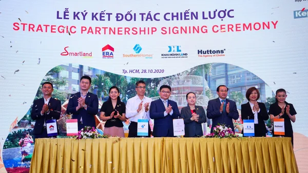 Lễ ký kết đối tác chiến lược dự án Celesta Rise ngày 28/10/2020, đại diện Smartland cùng các đơn vị phân phối và chủ đầu tư trên sân khấu