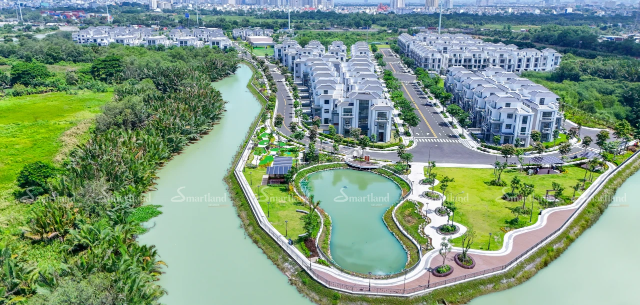 Gladia by the Waters