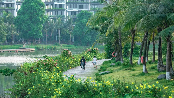 Gladia by the Waters