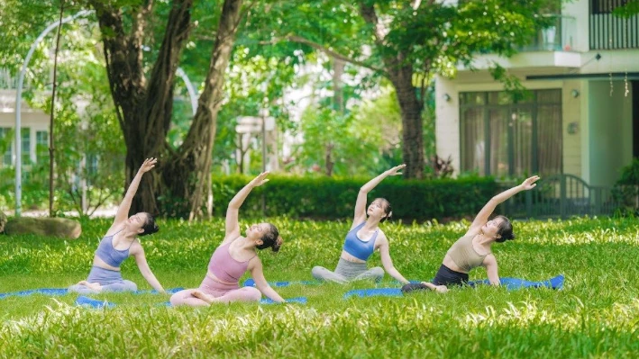 Gladia by the Waters