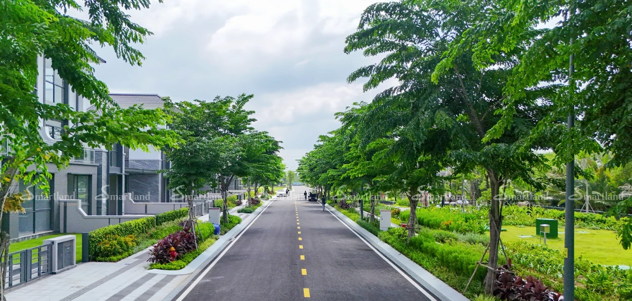 Gladia by the Waters