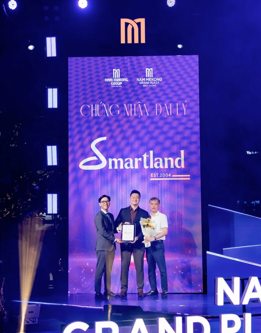 Smartland nhận chứng nhận đại lý phân phối Nam Mekong Grand Plaza