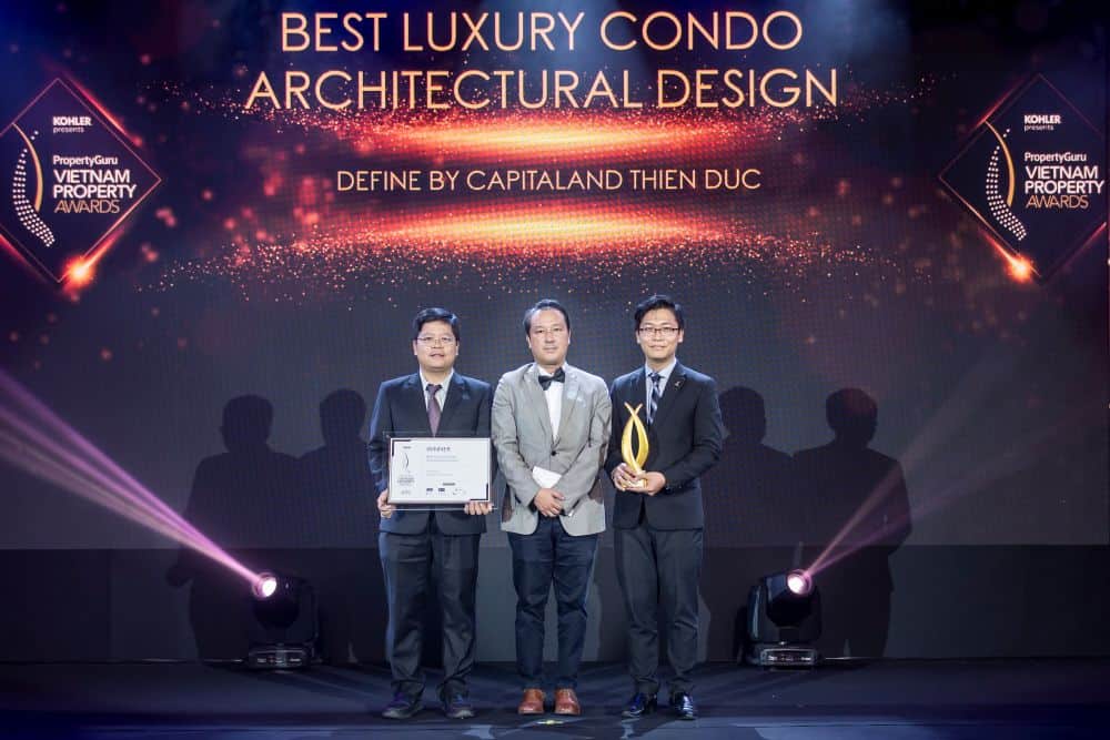 Đại diện Capitaland nhận giải thưởng Thiết kế kiến trúc chung cư hạng sang xuất sắc cho dự án DEFINE tại TP.Hồ Chí Minh