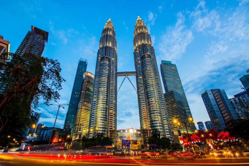 cong-trinh-kien-truc-noi-tieng-Petronas-Towers-Malaysia