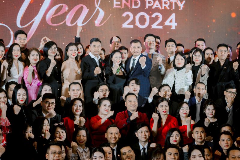 anh-chup-tap-the-tai-year-end-party-smartland-smartrealtors-2024-mien-bac