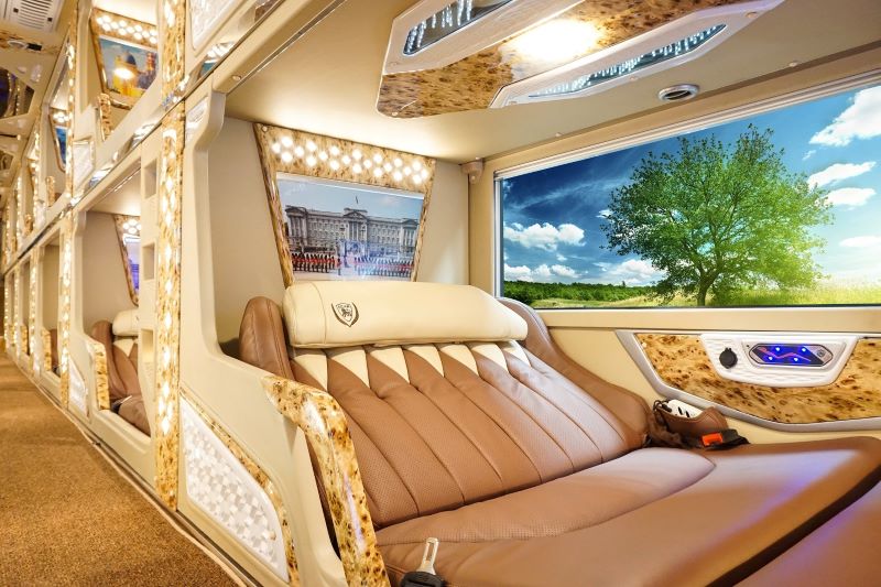 Xe khách - một trong những phương tiện được lựa chọn nhiều nhất để di chuyển đến Đà Lạt