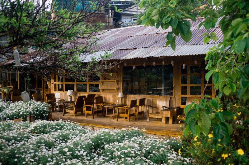 Các quán cà phê view đẹp ở Đà Lạt cũng là địa điểm yêu thích của những du khách đến Đà Lạt