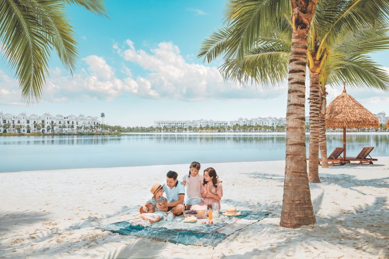 bai-cat-trang-tu-nhien-tai-bien-ho-nhan-tao-vinhomes-green-paradise