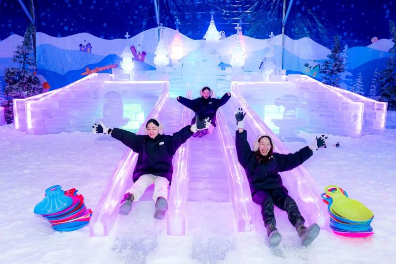 hoat-dong-tro-choi-tai-khu-truot-tuyet-winter-wonder-land-vinhomes-can-gio