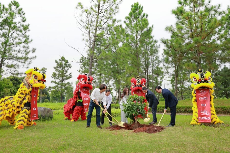 nghi thức trồng cây tại dự án forestia park phố nối