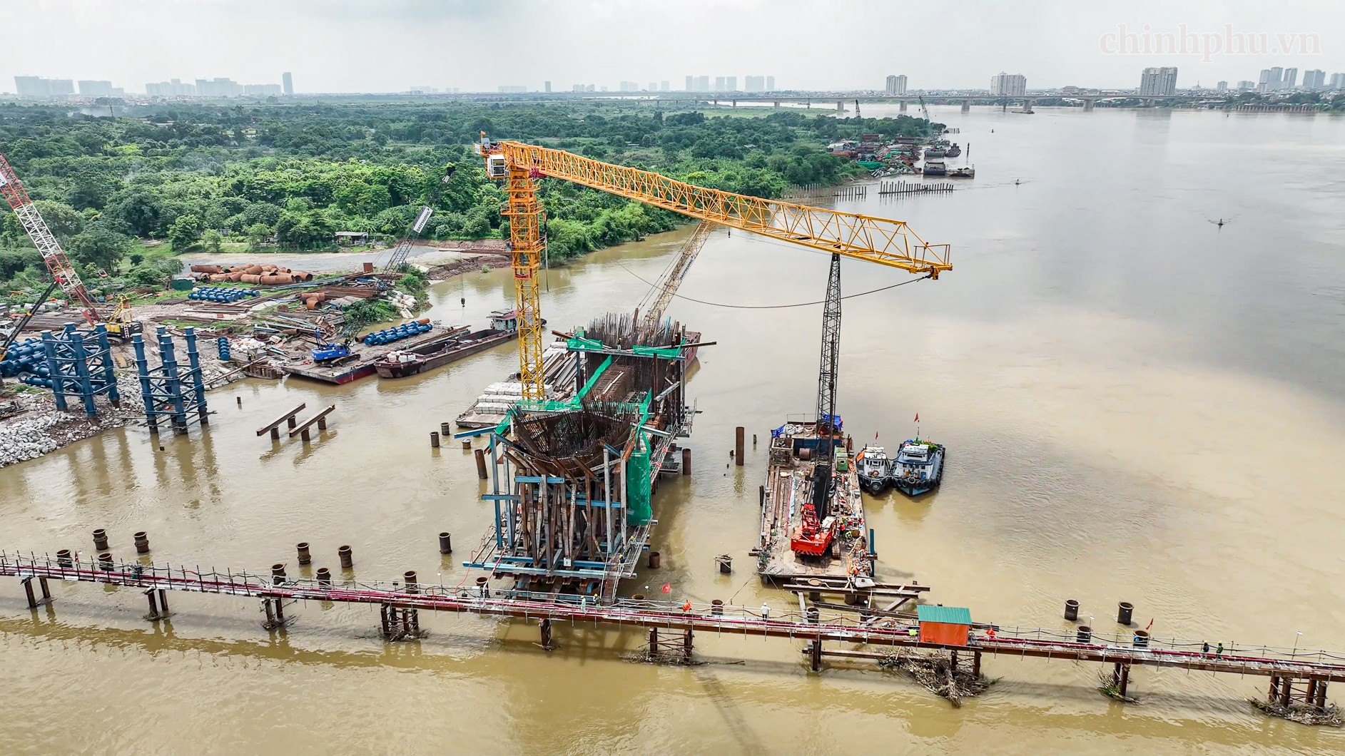 công trường cầu trần hưng đạo trên sông hồng tháng 09/2026