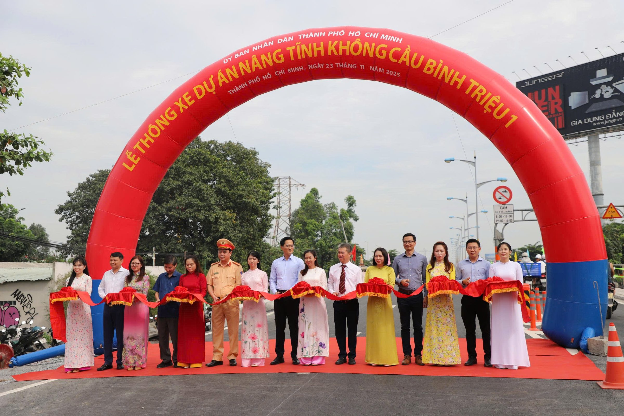 lễ thông xe cầu bình triệu 1 sau khi nâng tĩnh không, ngày 23/11/2025