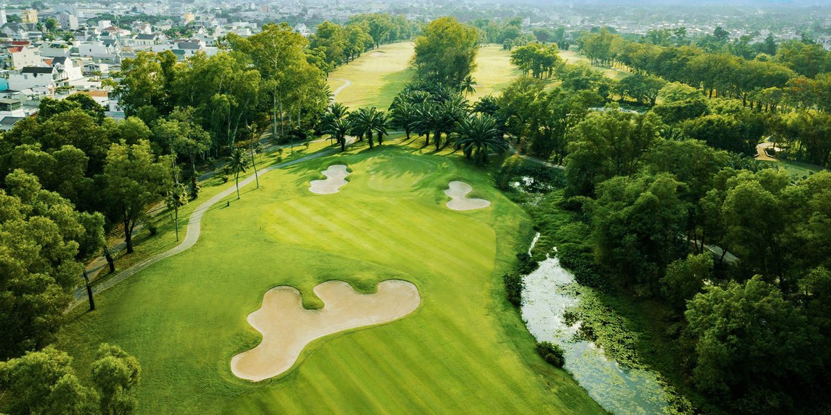 một góc sân golf sông bé nhìn từ trên cao